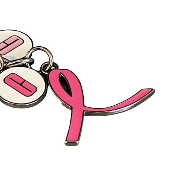 Clinique Breast Cancer Awareness Keychain - Picture 3 of 9